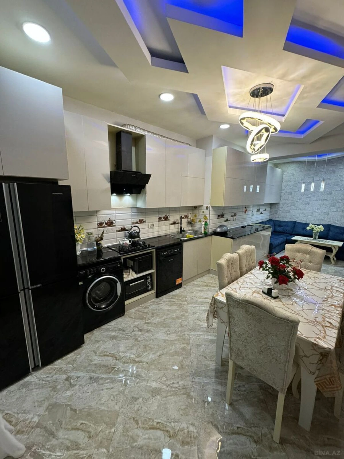 Satılır 2 otaqlı mənzil 105 m²