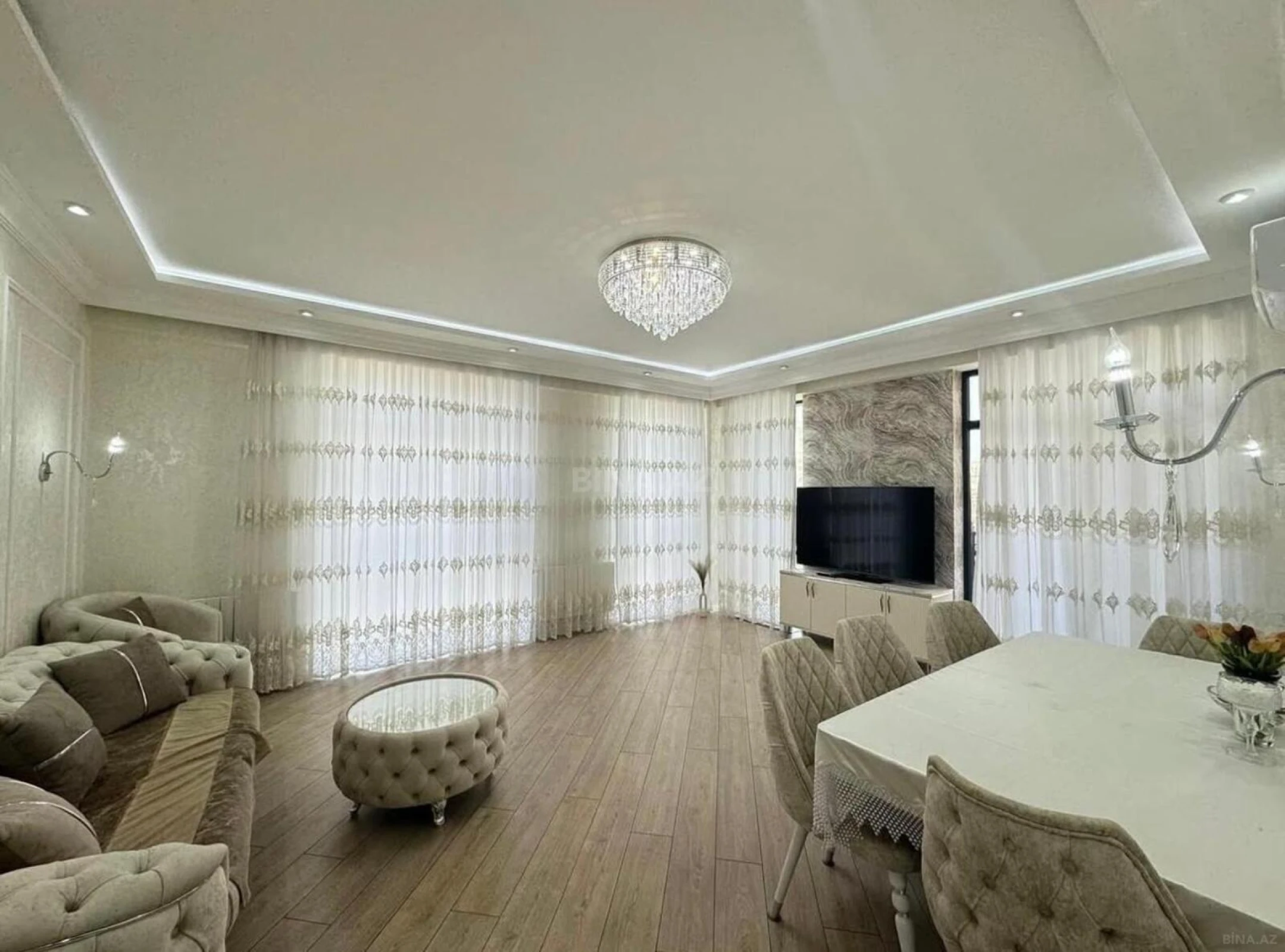 Satılır 2 otaqlı mənzil 108 m²