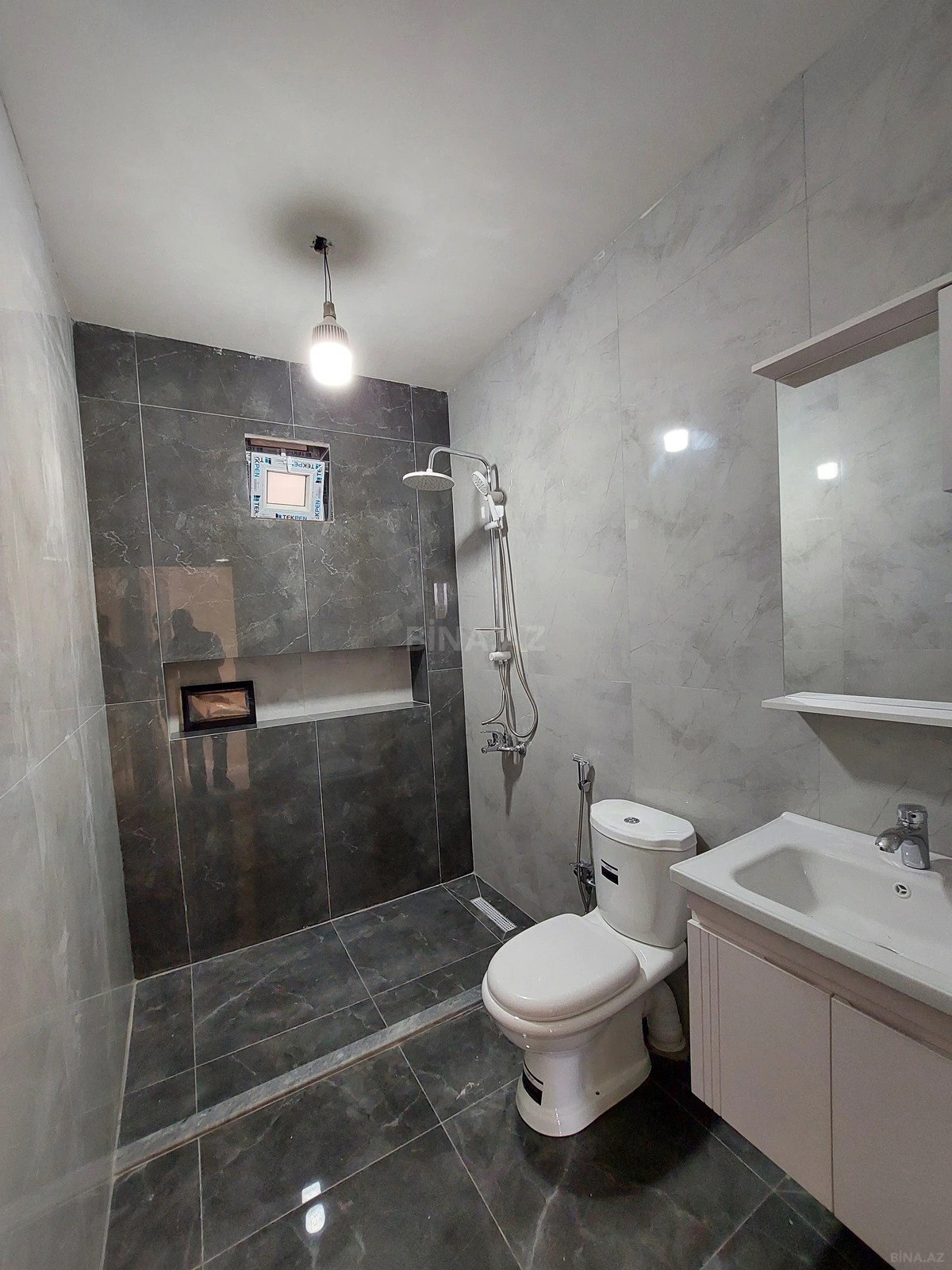 Satılır 4 otaqlı həyət evi 156 m²
