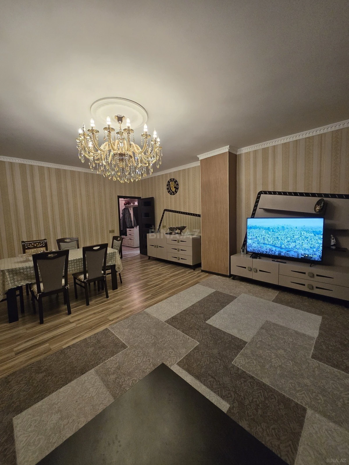 Satılır 5 otaqlı mənzil 120 m²