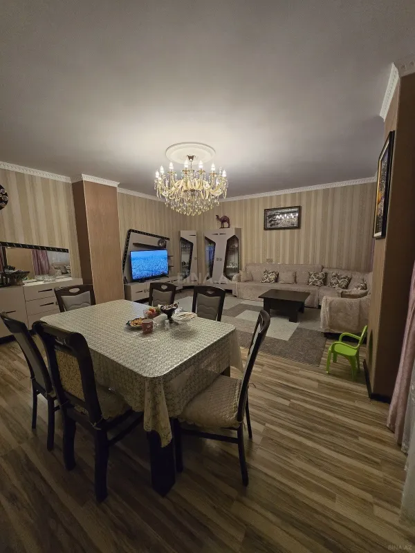 Satılır 5 otaqlı mənzil 120 m²