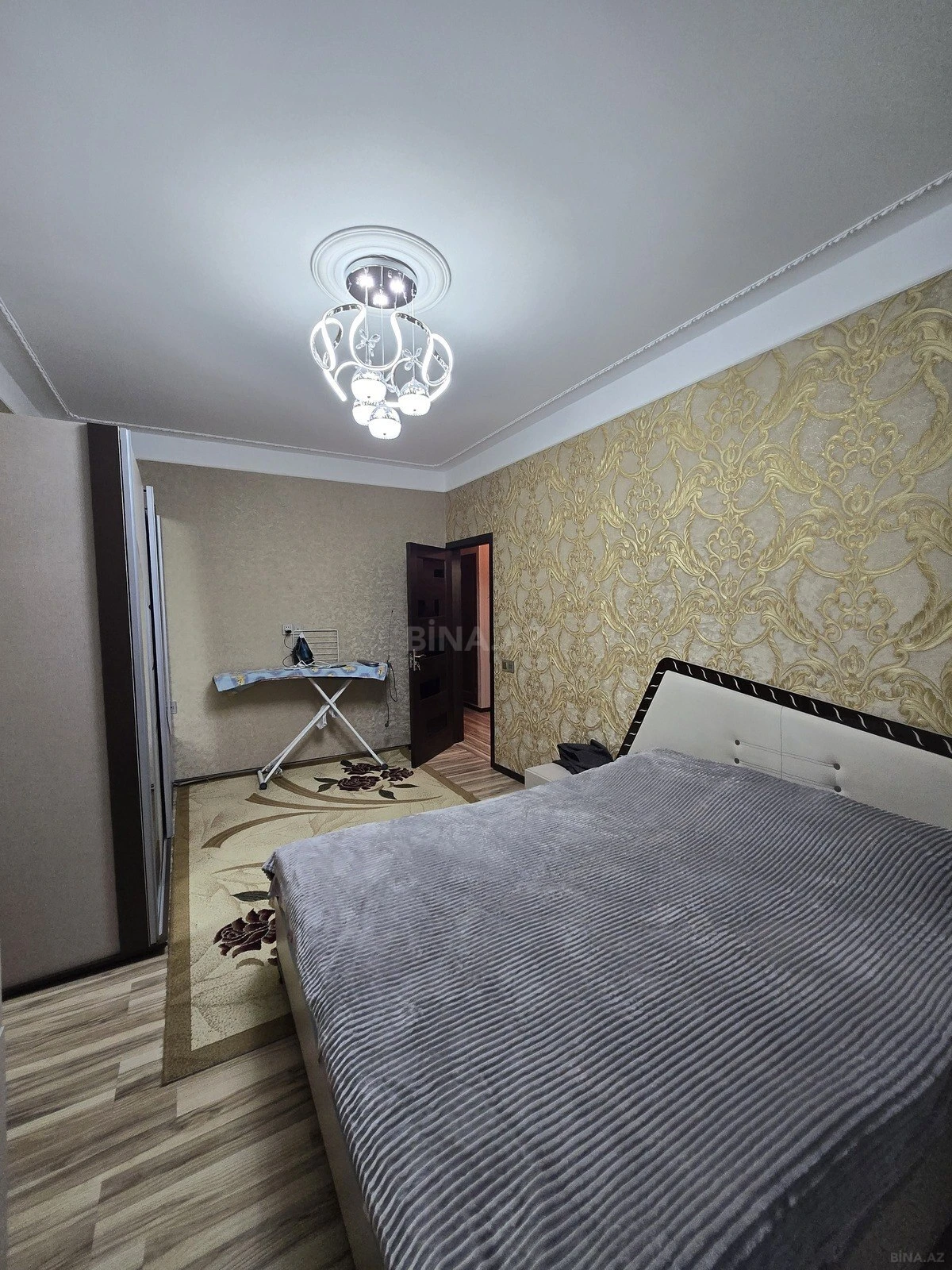 Satılır 5 otaqlı mənzil 120 m²