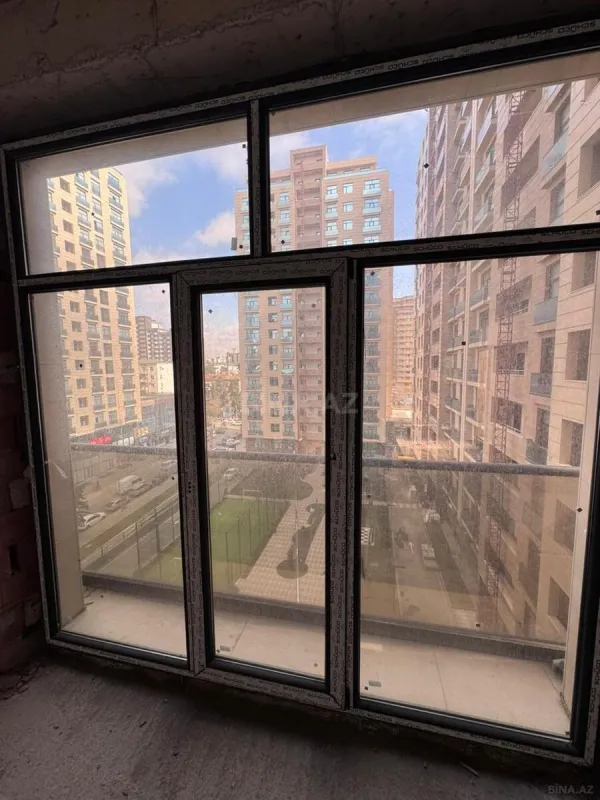 Satılır 4 otaqlı mənzil 143.6 m²