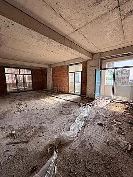 Satılır 4 otaqlı mənzil 143.6 m²