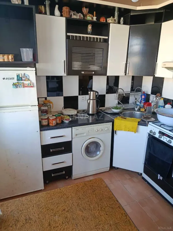 Satılır 2 otaqlı mənzil 42 m²