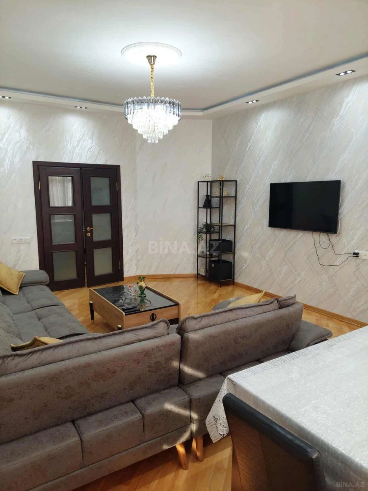 Satılır 3 otaqlı mənzil 120 m²