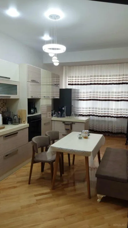 Satılır 3 otaqlı mənzil 120 m²