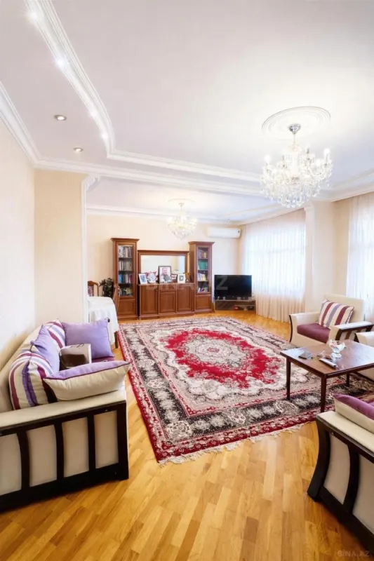 Satılır 5 otaqlı mənzil 127 m²
