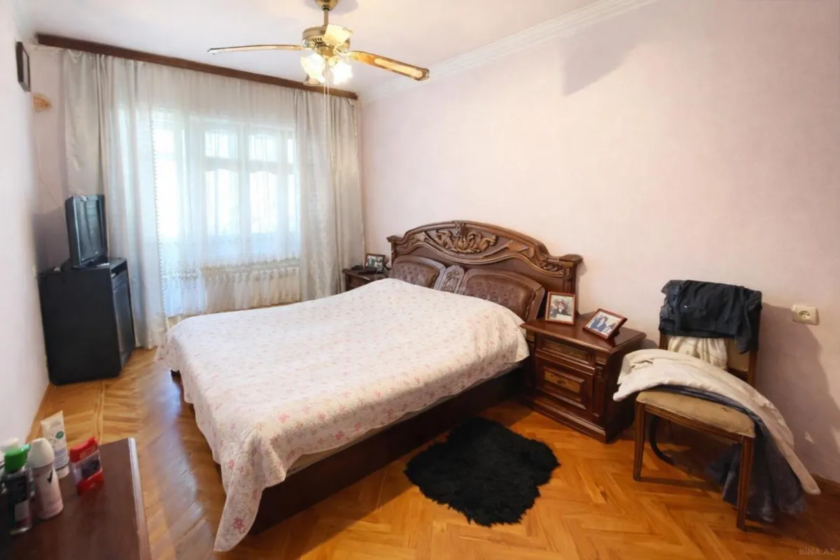 Satılır 5 otaqlı mənzil 127 m²