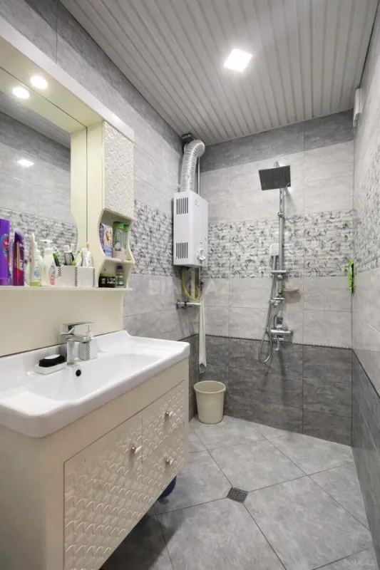 Satılır 5 otaqlı mənzil 127 m²