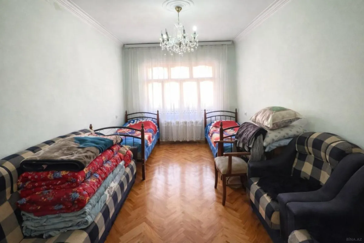 Satılır 5 otaqlı mənzil 127 m²