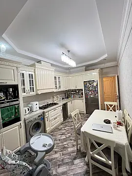Satılır 3 otaqlı mənzil 146 m²