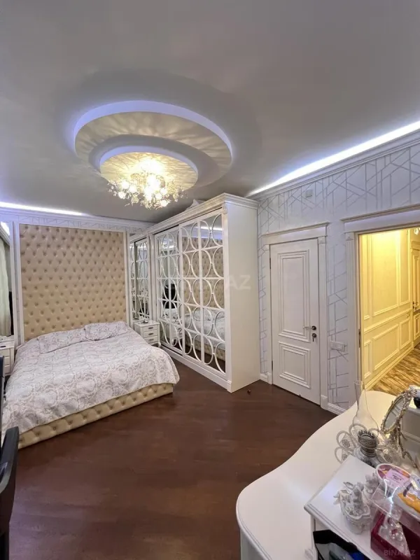 Satılır 3 otaqlı mənzil 146 m²