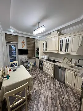 Satılır 3 otaqlı mənzil 146 m²