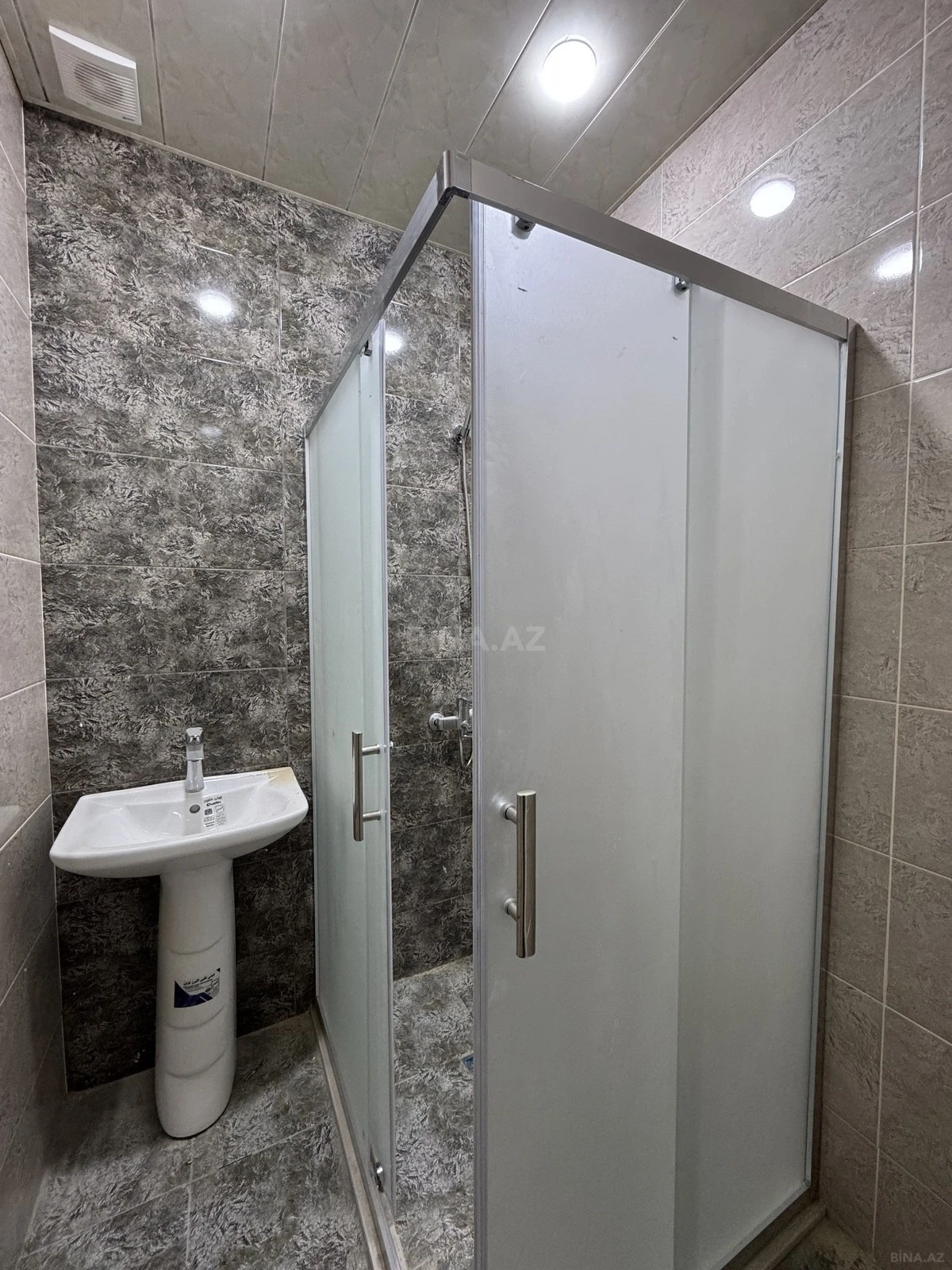 Satılır 2 otaqlı mənzil 79 m²