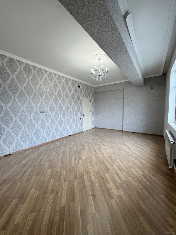 Satılır 2 otaqlı mənzil 79 m²
