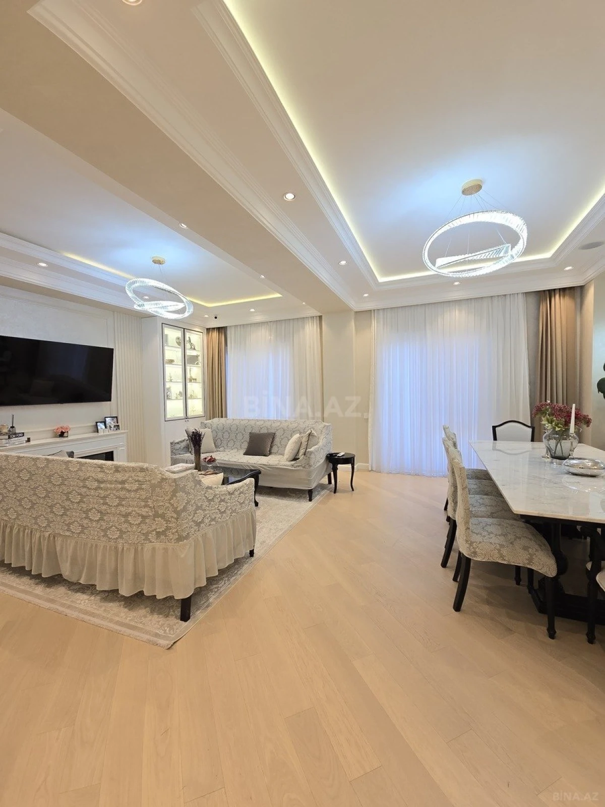 Satılır 4 otaqlı mənzil 179 m²