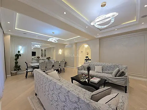 Satılır 4 otaqlı mənzil 179 m²