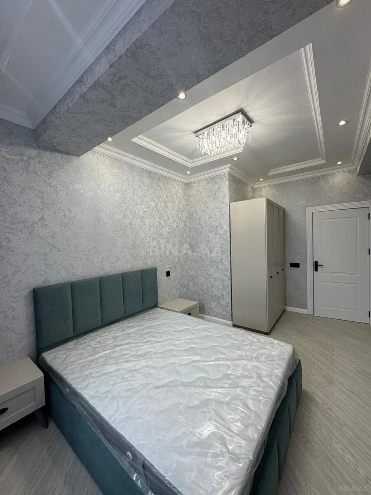 Kirayə verilir 2 otaqlı mənzil 75 m²
