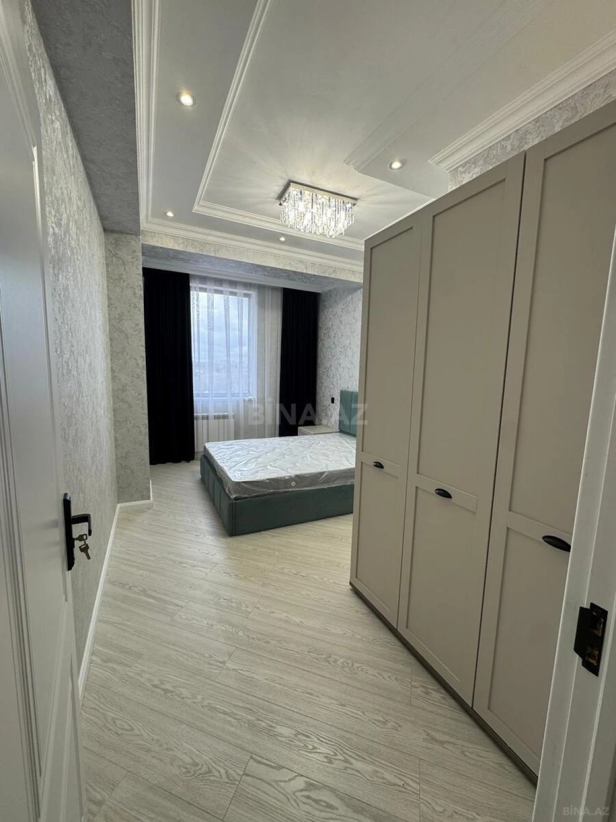 Kirayə verilir 2 otaqlı mənzil 75 m²