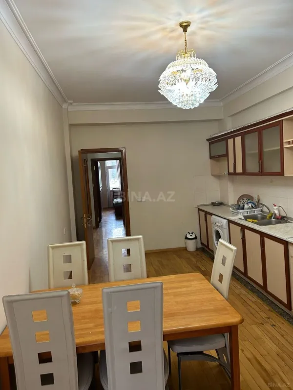 Kirayə verilir 3 otaqlı mənzil 120 m²