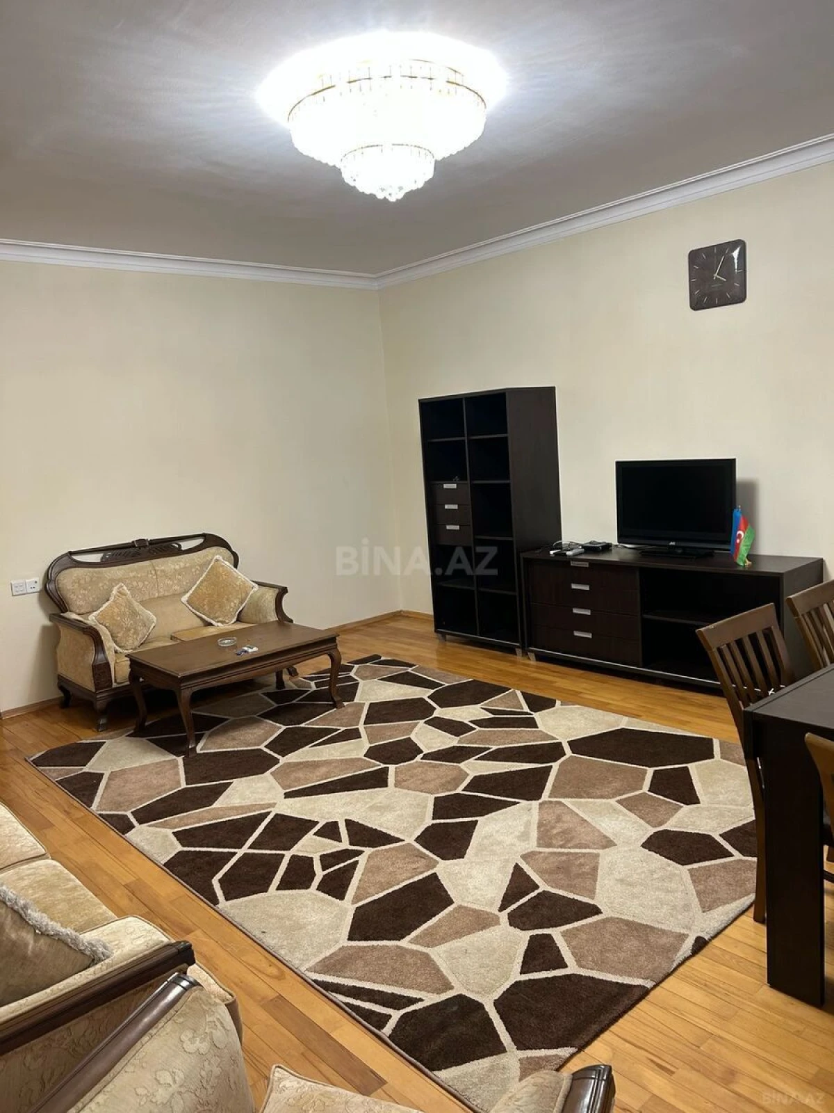 Kirayə verilir 3 otaqlı mənzil 120 m²