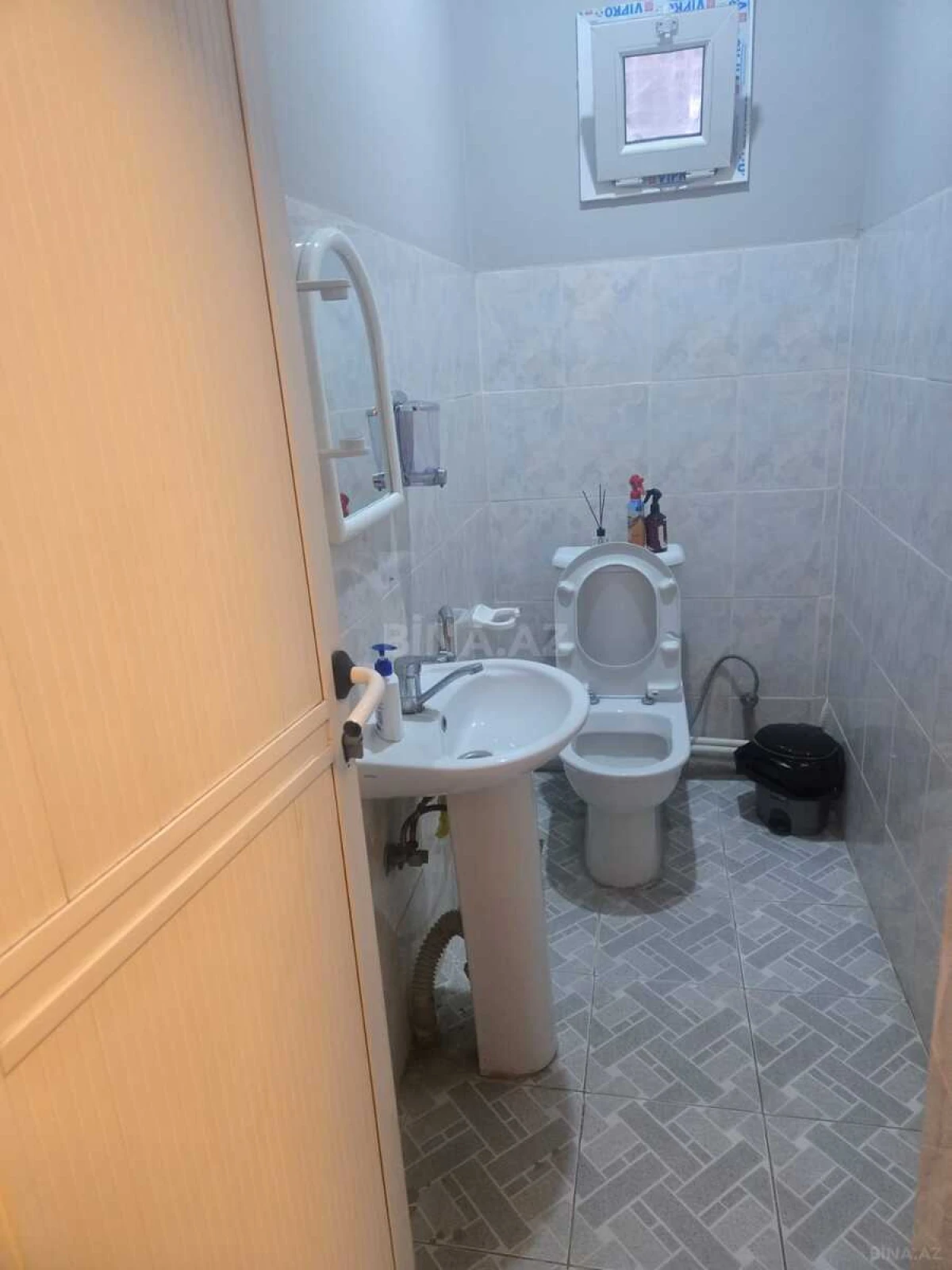 Kirayə verilir 3 otaqlı ofis 65 m²