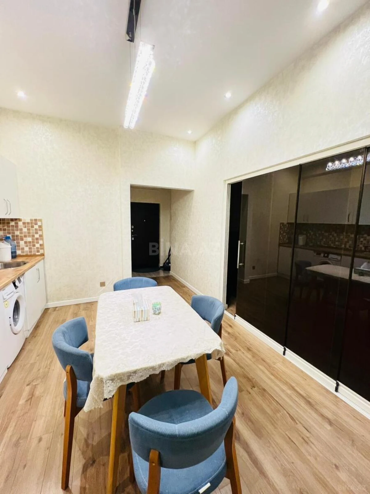 Kirayə verilir 2 otaqlı mənzil 56 m²