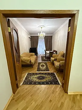 Kirayə verilir 4 otaqlı mənzil 140 m²
