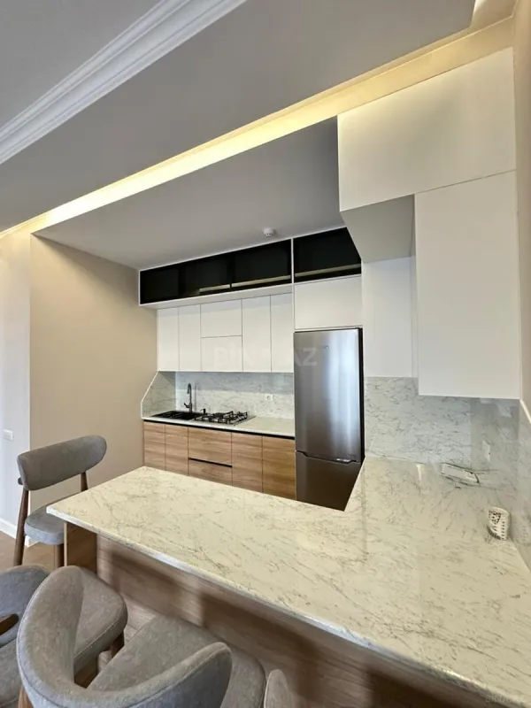 Kirayə verilir 2 otaqlı mənzil 65 m²
