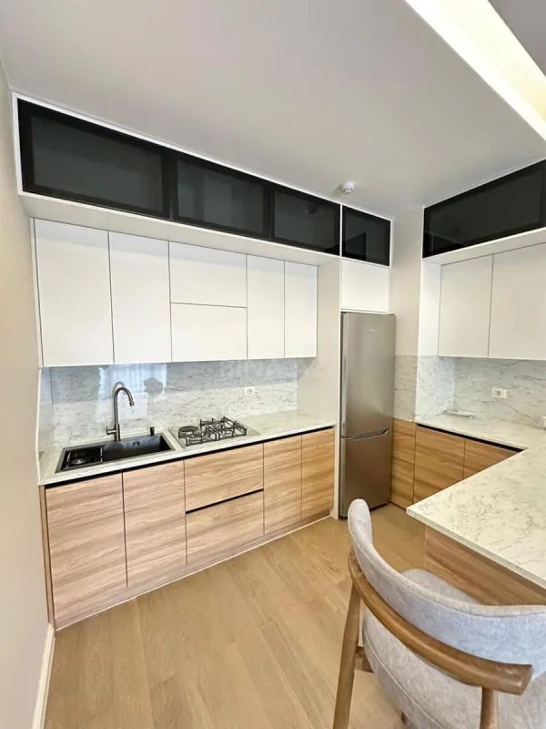 Kirayə verilir 2 otaqlı mənzil 65 m²