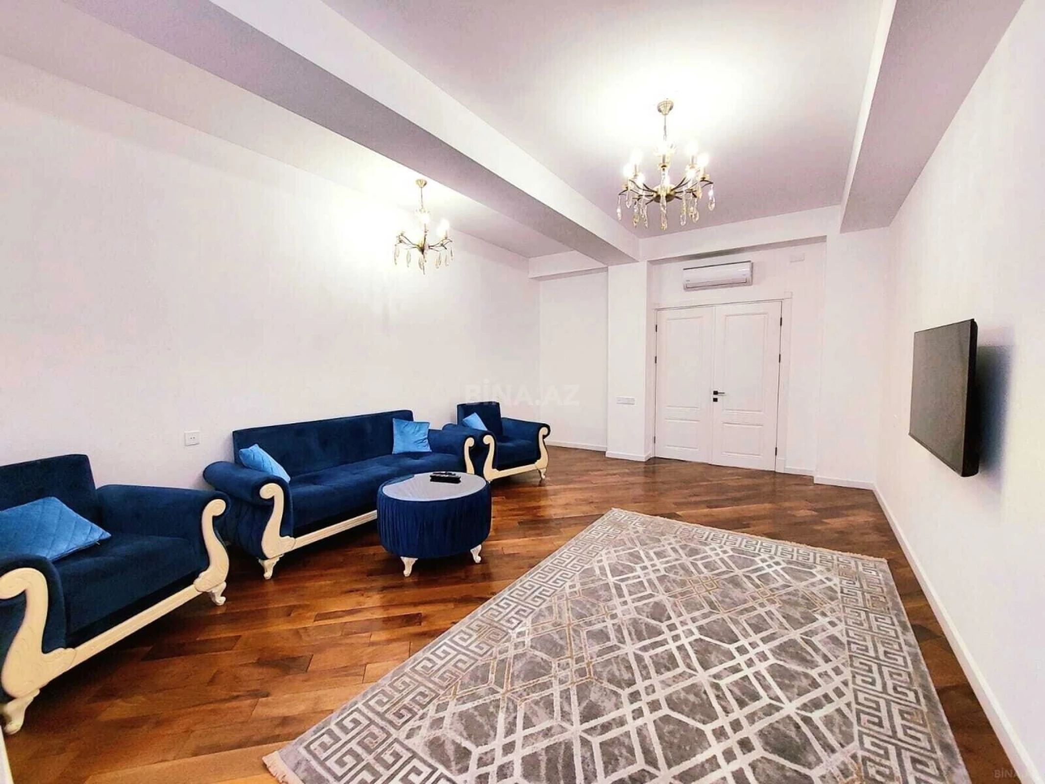 Satılır 4 otaqlı mənzil 180 m²