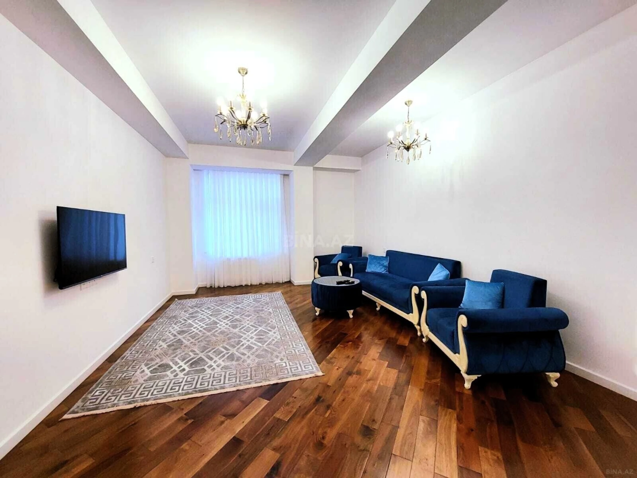 Satılır 4 otaqlı mənzil 180 m²