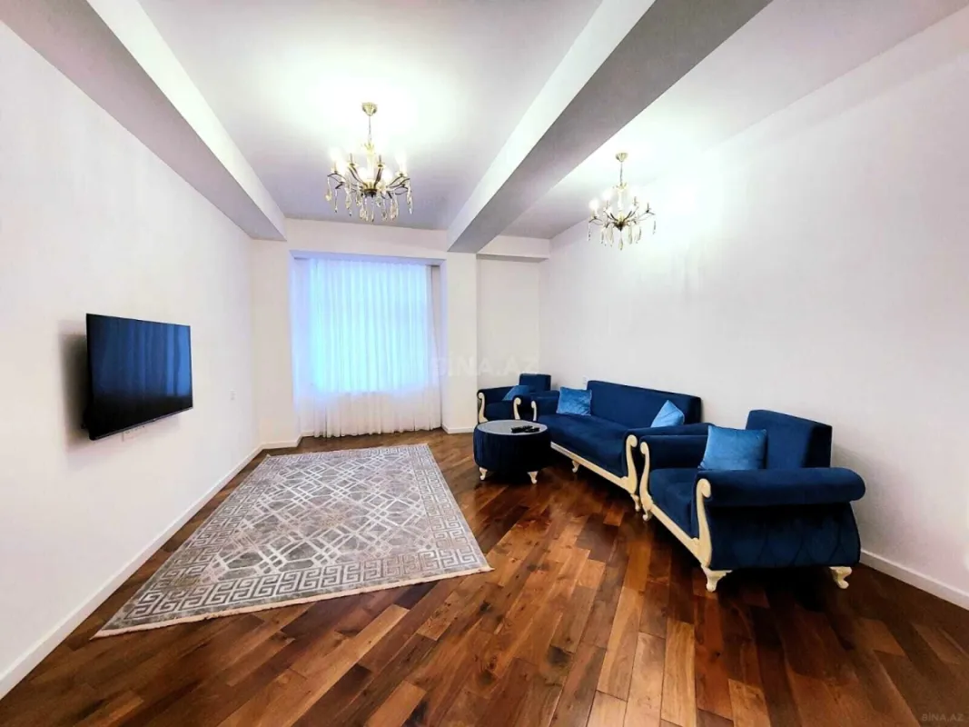 Satılır 4 otaqlı mənzil 180 m²