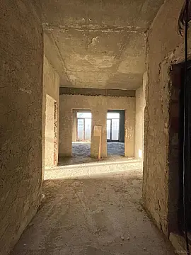 Satılır 4 otaqlı mənzil 173 m²