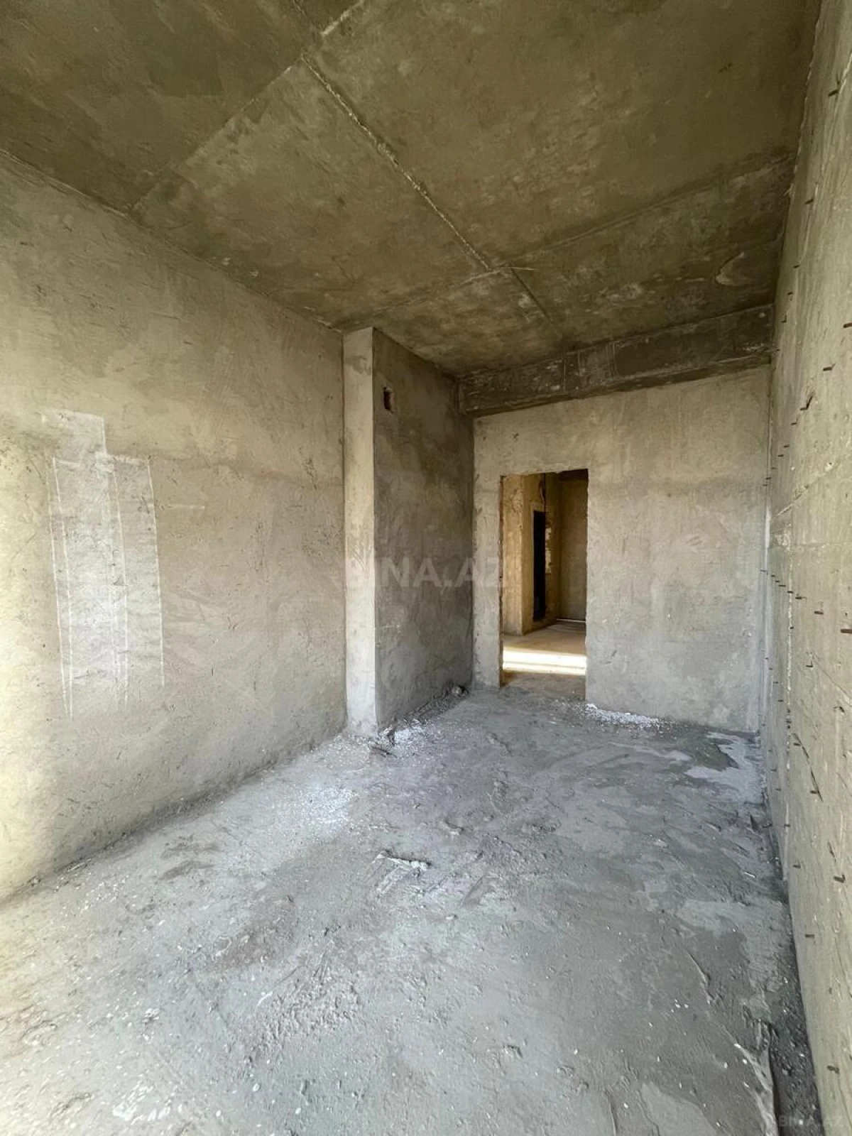 Satılır 4 otaqlı mənzil 173 m²