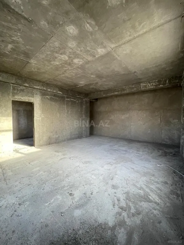 Satılır 4 otaqlı mənzil 173 m²