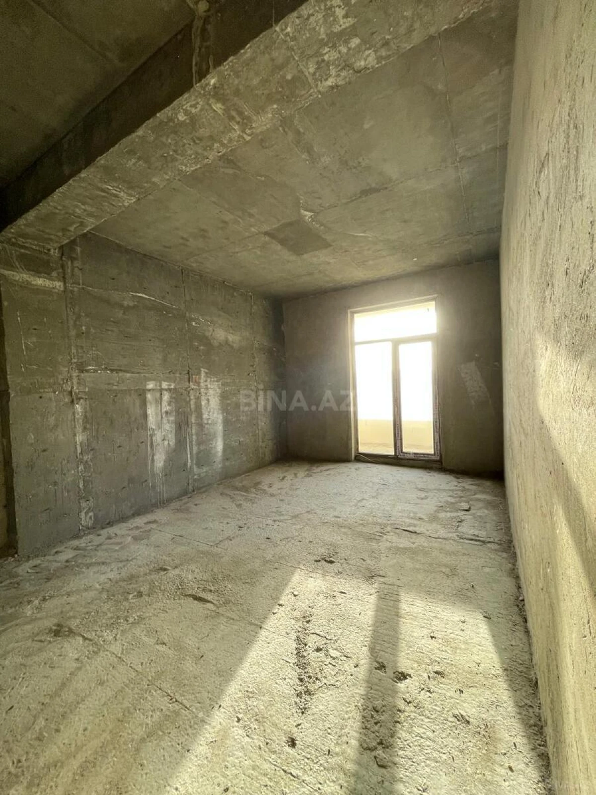 Satılır 4 otaqlı mənzil 173 m²