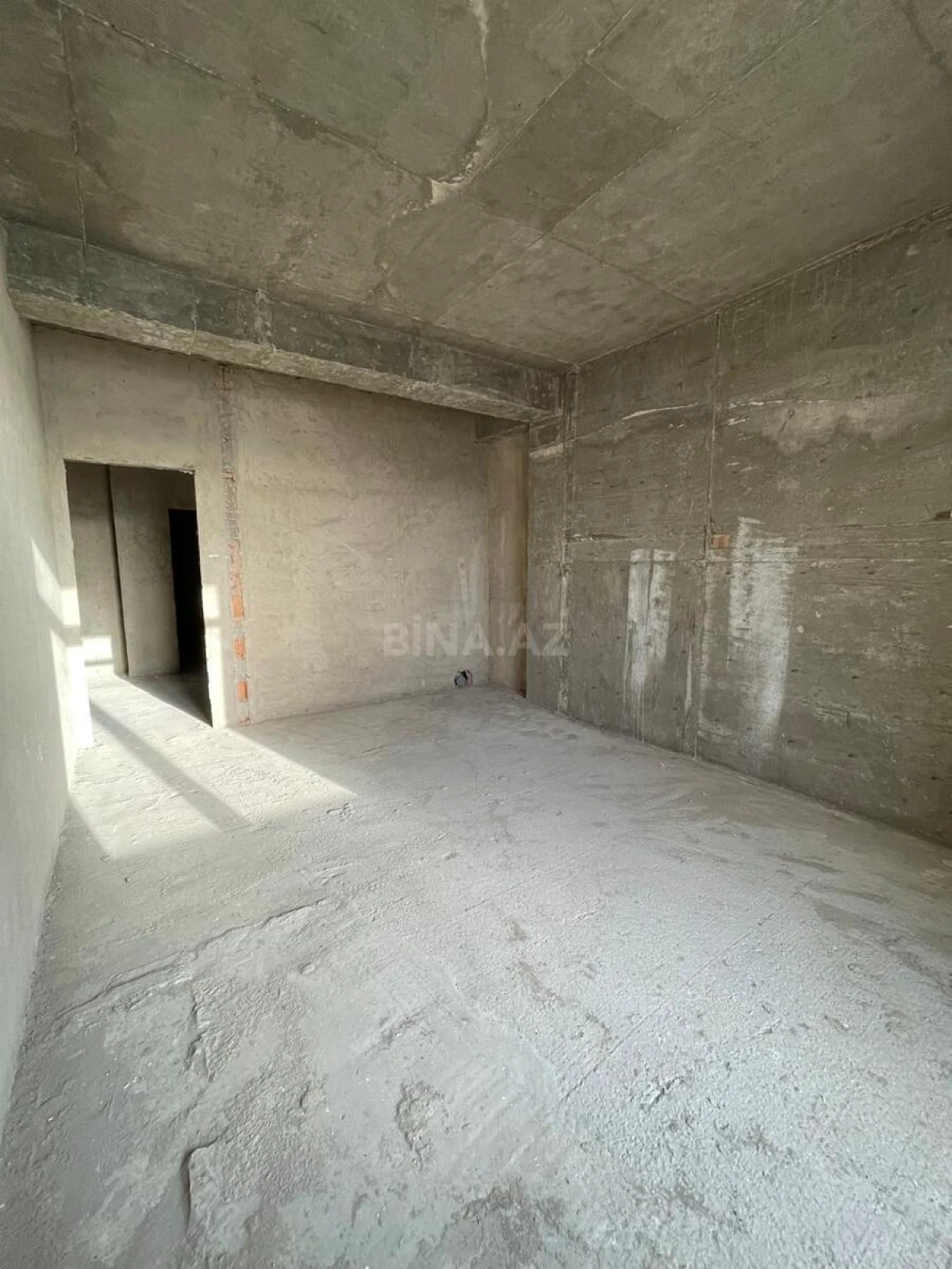 Satılır 4 otaqlı mənzil 173 m²