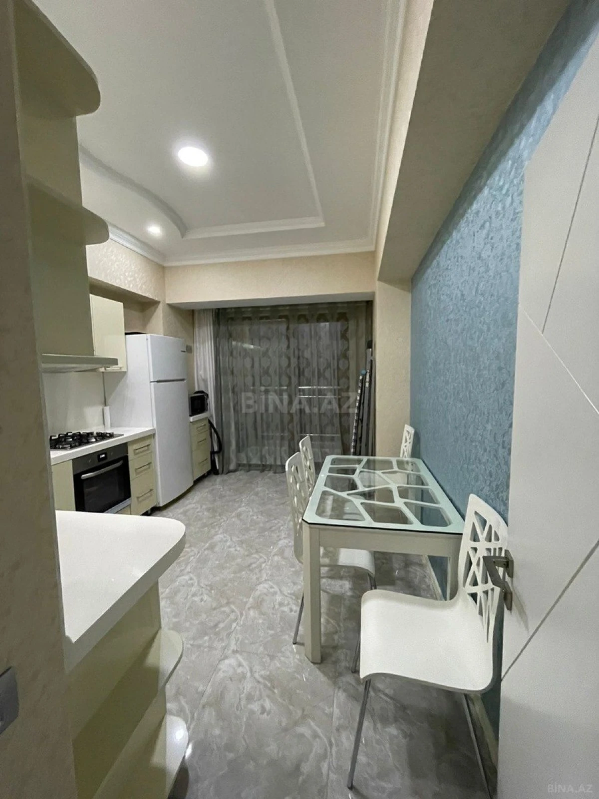 Kirayə verilir 2 otaqlı mənzil 86 m²