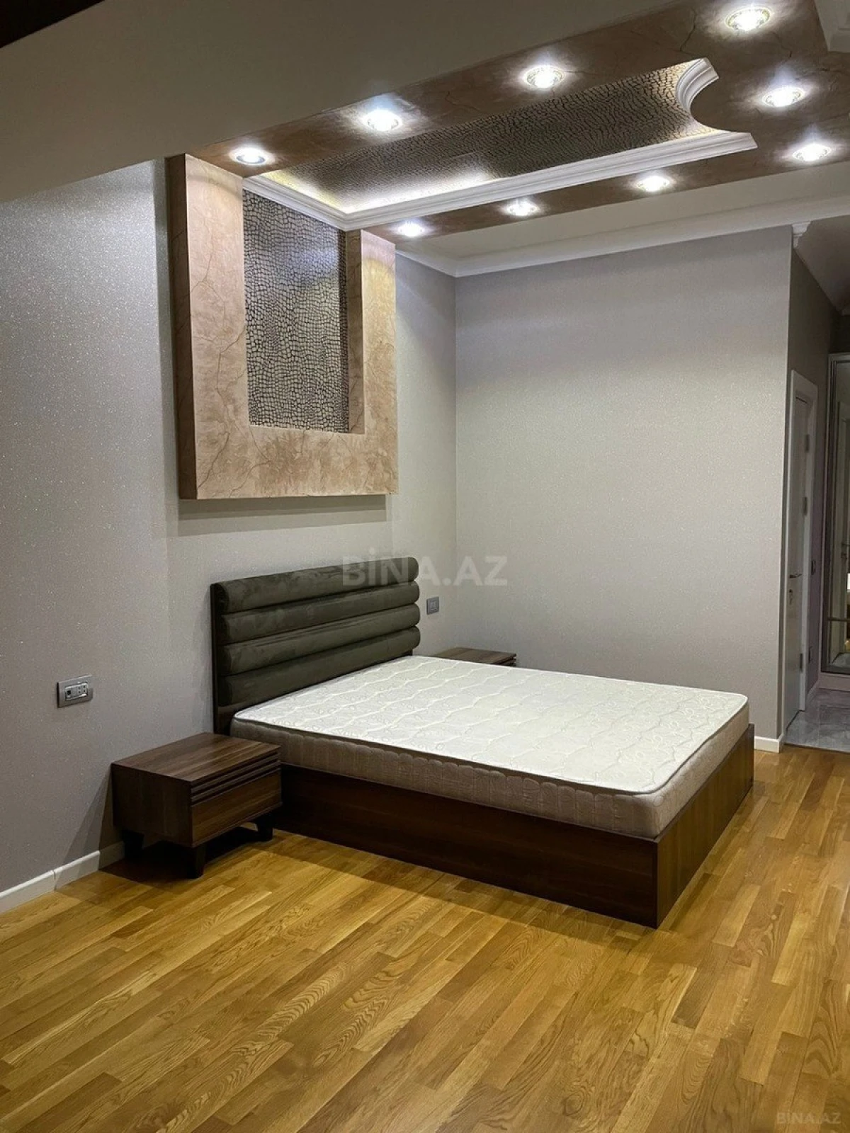 Kirayə verilir 2 otaqlı mənzil 86 m²