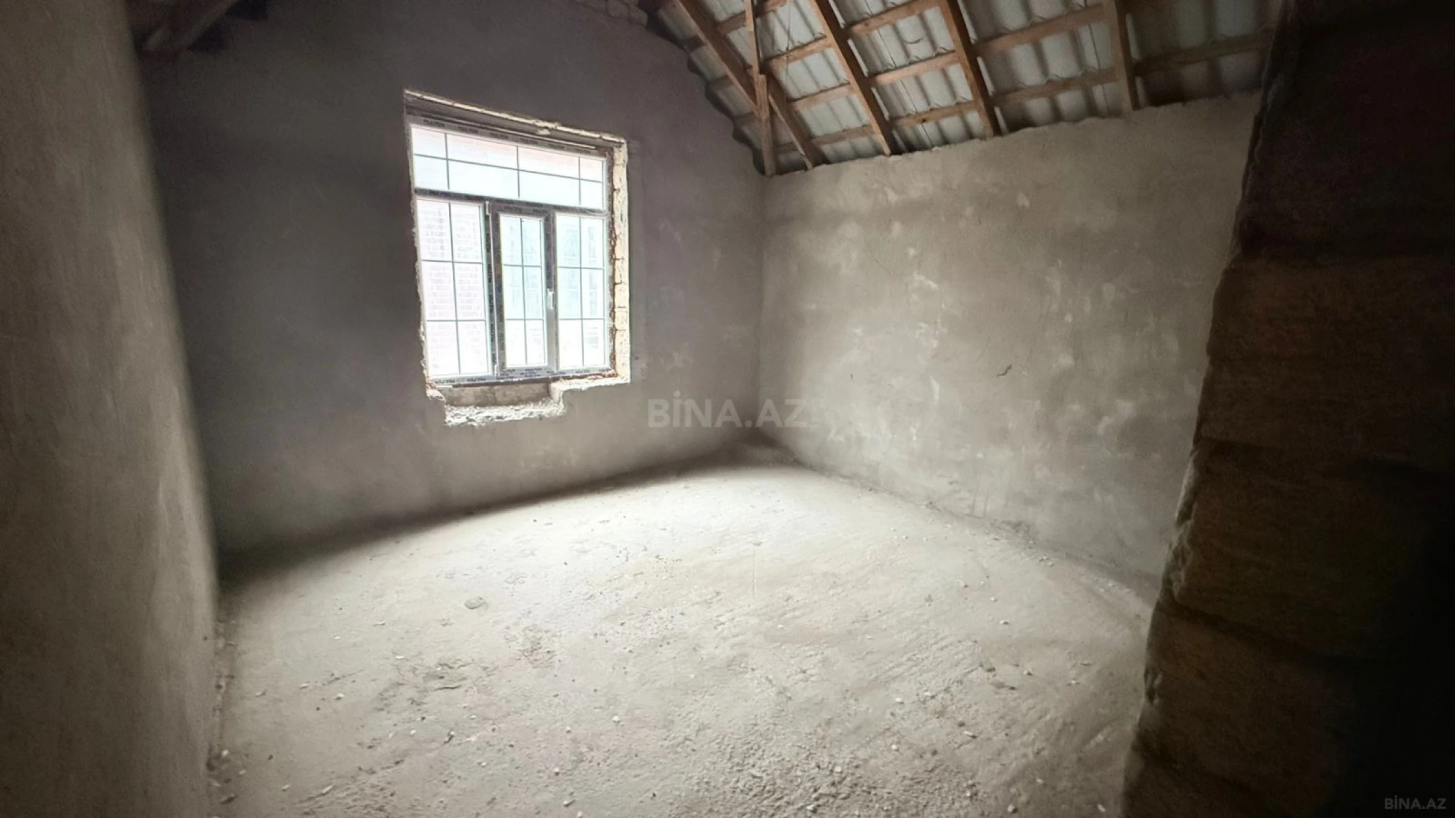 Satılır 5 otaqlı həyət evi 220 m²