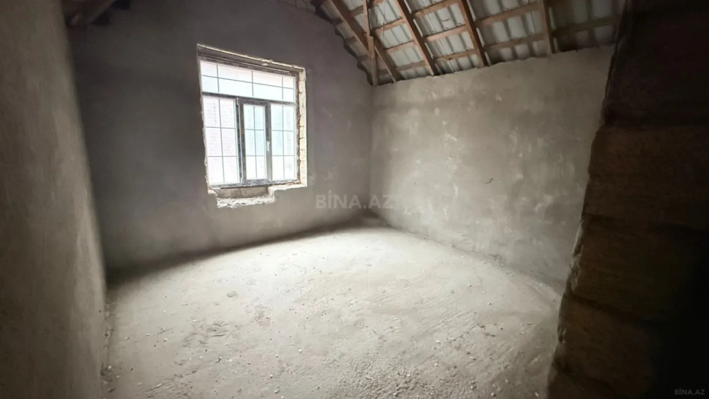 Satılır 5 otaqlı həyət evi 220 m²