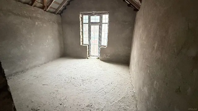 Satılır 5 otaqlı həyət evi 220 m²