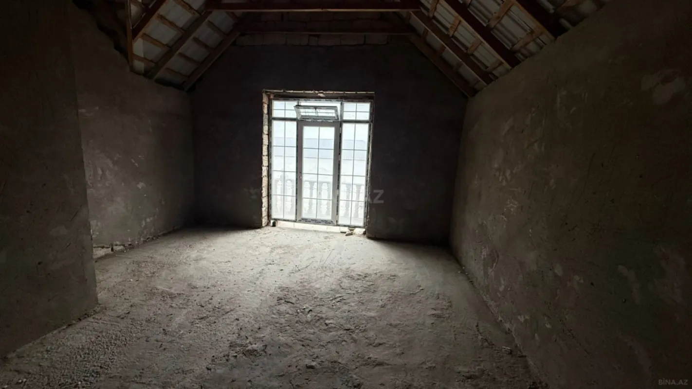 Satılır 5 otaqlı həyət evi 220 m²