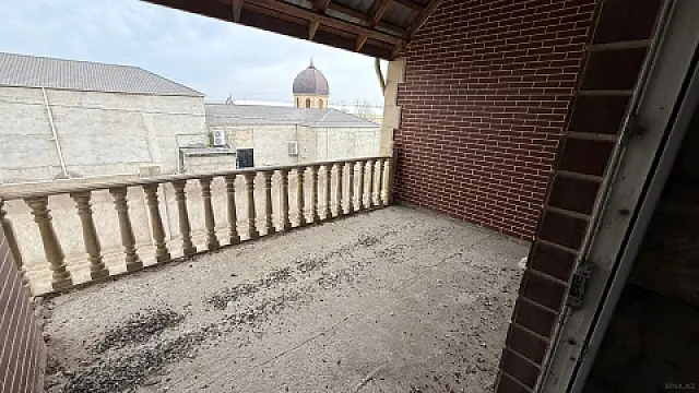 Satılır 5 otaqlı həyət evi 220 m²