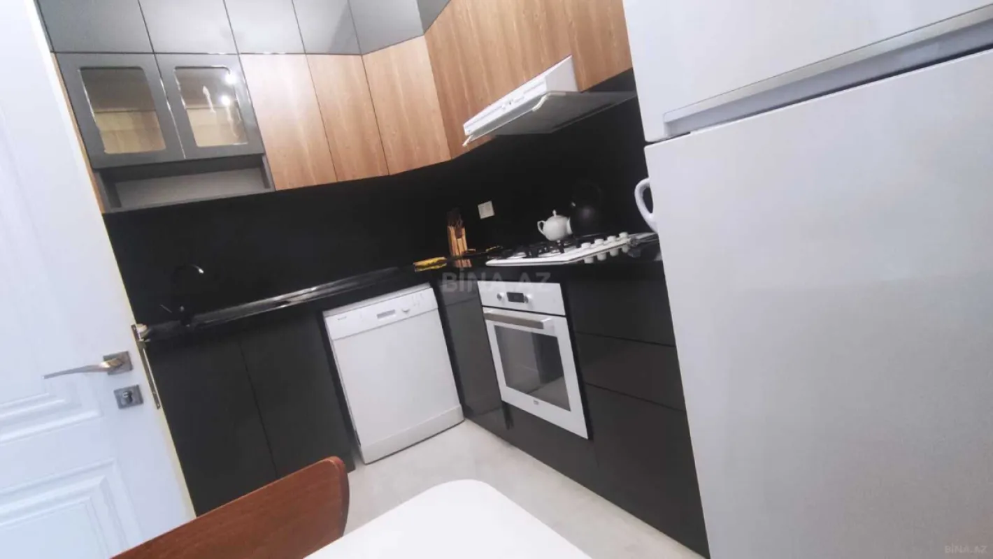 Kirayə verilir 3 otaqlı mənzil 105 m²