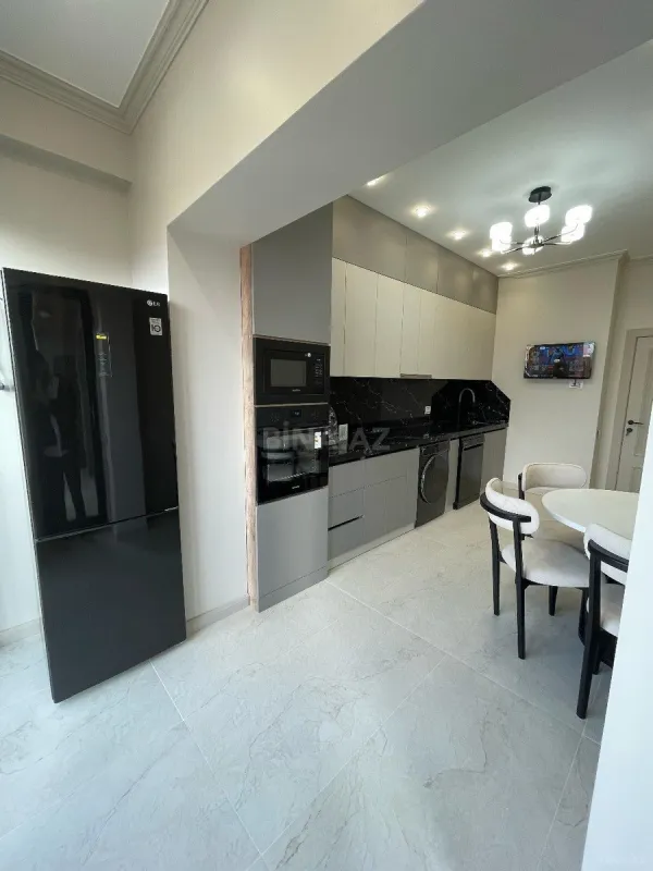 Kirayə verilir 2 otaqlı mənzil 95 m²