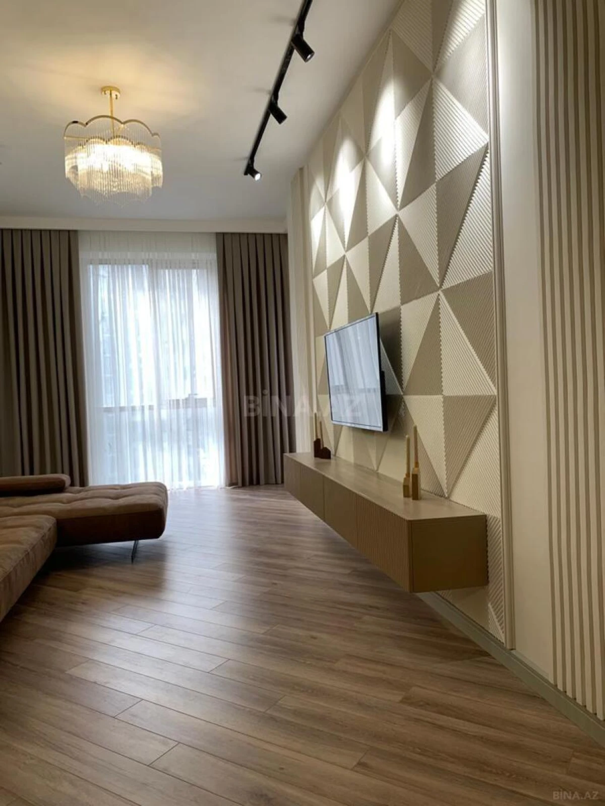 Kirayə verilir 2 otaqlı mənzil 90 m²