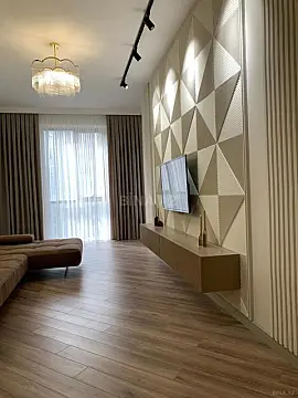 Kirayə verilir 2 otaqlı mənzil 90 m²